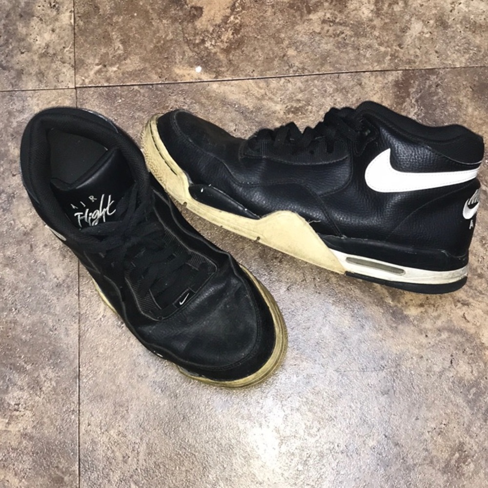 Nike mens air flight size 12 see pics